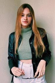 Paola Oliveira as Débora in Memorabilia 2022