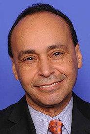 Luis Gutierrez as Self in Immigration Battle 2015
