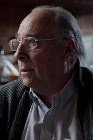 José Luis Mazzone as Himself in Dinolandia 2025
