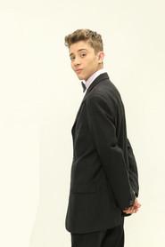 Juan Cruz Molinatti as Austin Johnson in Desconectados 2017