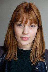 Lilly Dreesen as Lara Scherer in Friedhof der Welpen - Der Usedom-Krimi 2023