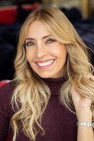 Cláudia Jacques as Sofia in A Parede 2015