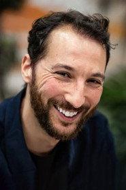 Nabil Djedouani as Le rédacteur en chef in South Terminal 2019