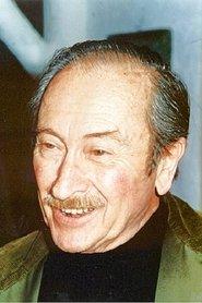 León Klimovsky as Santos in Maravillas 1981