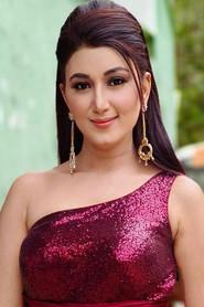 Nikunj Malik as Zahira in Revolver Rani 2014
