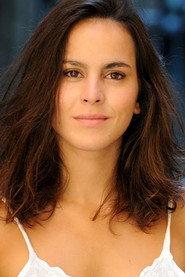 Arlin Sagués as Young Lourdes in Blurred 2014