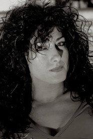 Stefania Mulè as Lola in Cavalleria Rusticana 2002