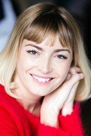 Aude Pépin as La soeur d'Aude in Rosalie Blum 2016