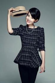 Shan Jiachen as 白静静 in The Mad Comedians 2026