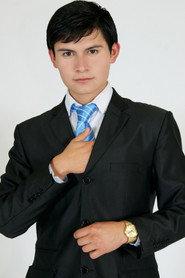Oswaldo Herrera as Alberto in Amor, Desamor y Locura 2016