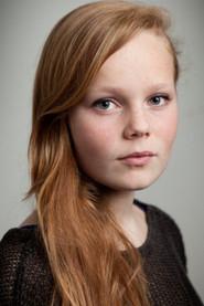 Anna Burnett as Leslie Fole in Homonym 2025