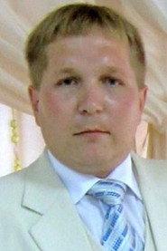 Pavel Chernyavskiy as Максим in Pretty Girl 2013