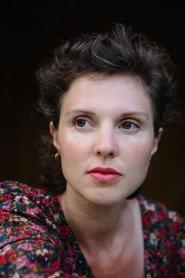 Alexe Poukine as Jeanne in Palma 2020