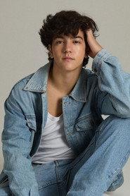 Cauã Martins as Lucas in On Wheels 2017