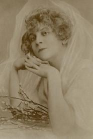 Emmi Kosáry as Tatár Éva in The Wise Mother 1935
