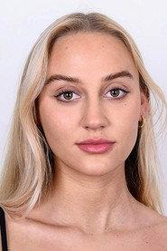Olivia Klein as Amy in fishing 2024