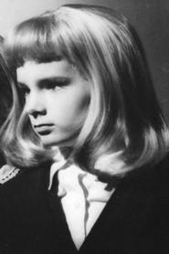 Lesley Scoble as Karen in The Amityville Playhouse 2015