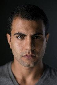 Jalal Masarwa as Anwar in Sand Storm 2016