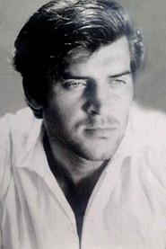 Steve Hawkes as Carl in Odd Triangle 1968