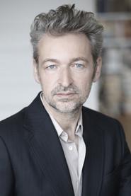 Éric Reinhardt as Johan in The Victoria System 2025