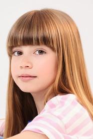 Ariadna Gallego as Alma in Alma Blanca 