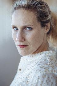 Marit Stocker as Bovenbuurvrouw in Pulsar 2010