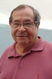 Júlio Chaves as Jonas's Father (voice) in Xuxinha and Guto Against the Space Monsters 2005