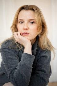 Roxane Lavoie as Zoé in Sweet Sixteen 2023