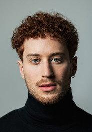 Victor Froiman as Lorenzo in Brasil 125 