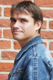 Artyom Dovgopoly as муж Эмилии in One Thousand 2014