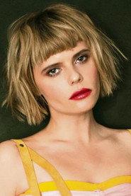 Annasofia Facello as Azafata 1 in Noche americana 2022