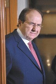 José Leonidas Bustos Martínez as Self in Holocausto: Palacio de Justicia 2015