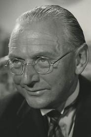 Knud Heglund as Overbetjent in Those Damned Kids 1947