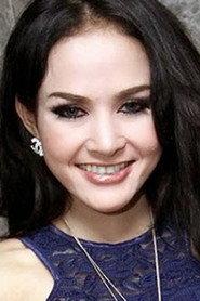 Cynthiara Alona as Jazzy in Pengantin Pantai Biru 2010