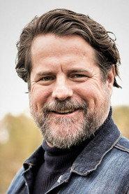 Tim-Olrik Stöneberg as Dieter in Blackout bei Wellmanns 2024