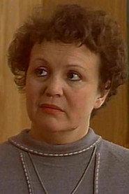 Natalia Kazakova as Zinaida Pavlovna in Right to Choose 1984