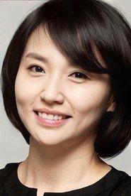 Choi Jeong-in as Eun-yeong's mother in Girl on the Edge 2016