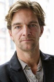 Tijn Docter as Golfer Jaap in De Bellinga's: Vakantie op Stelten 2023
