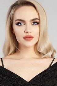 Dara Vaisman as Girl in Aurora 2018