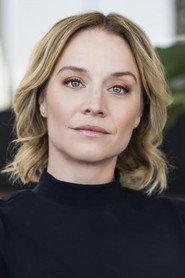 Marie-Évelyne Baribeau as Self in The Paper Man 2021
