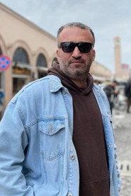 Hasan Yaşar as Kötü Adamın Yardımcısı in Benzersiz 2017