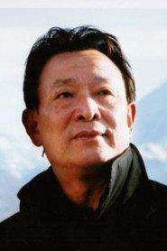 Shi Weijian as 李欣 in Xiong ji 1977