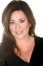 Maricarmen Jiménez as Elena in Candela 2022
