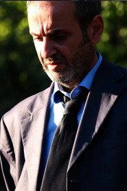 Yücel Yüksel as Necati in Treasure Hunters 2023