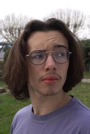 Lucas George as Le personnage là in Braindead 2024