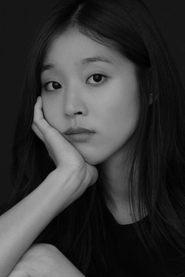 Yoon Hye-ree as Yoo-jin in Shades of the Heart 2021