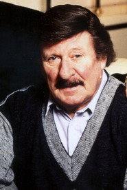 Leo Martin as George in Gaston en Leo: De Boot naar Spanje 1982