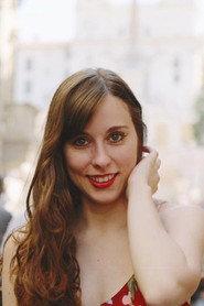 Valeria Perri as Serena in Belli di papà 2015