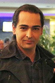 Soroush Goudarzi as Mohsen Enayat in Donya 2002