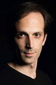 Carlos Alves as Gustavo in What's New About Love? 2012